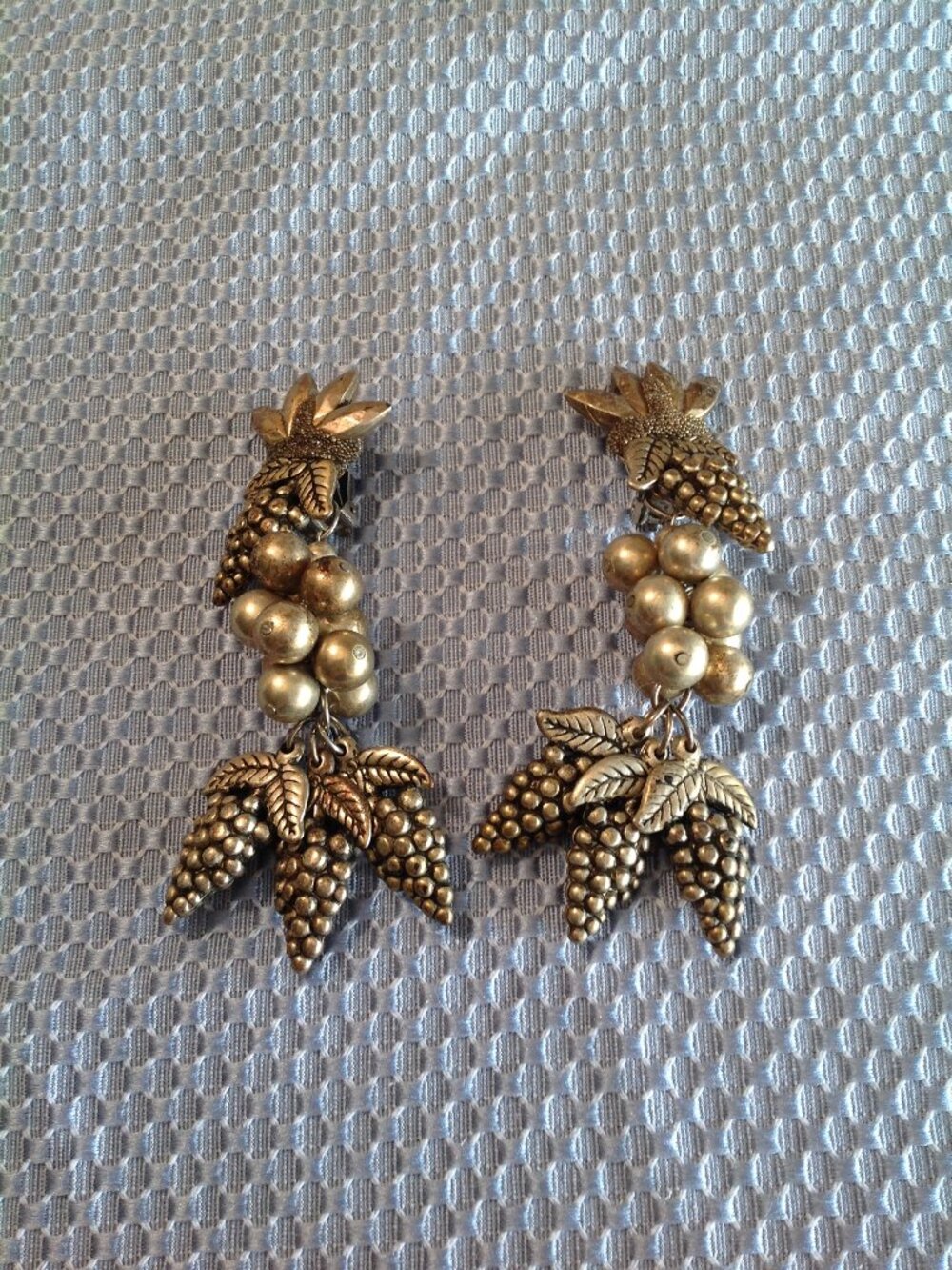 Vintage 80's? Massive Dangle Grapes Clip On Earrings